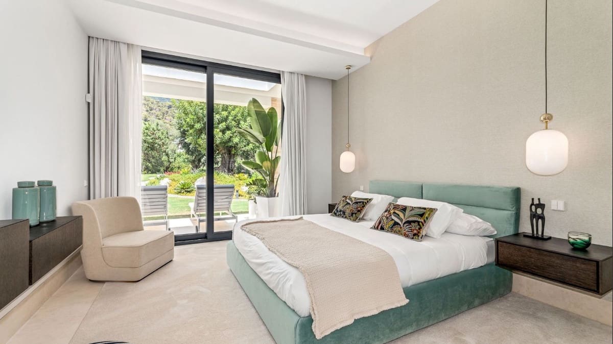 9 sypialnia Willa na sprzedaż w Golden Mile z basenem garażem - 16 900 000 € (Ref: 8529594)