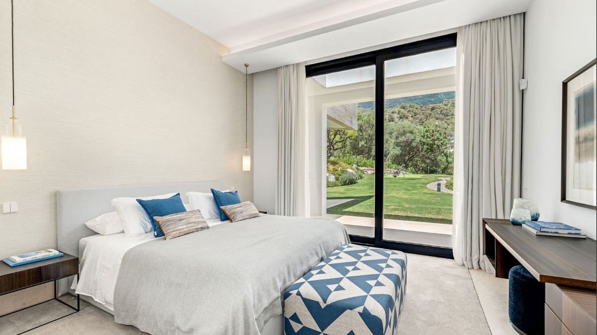 9 sypialnia Willa na sprzedaż w Golden Mile z basenem garażem - 16 900 000 € (Ref: 8529594)