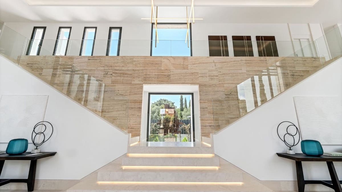 9 sypialnia Willa na sprzedaż w Golden Mile z basenem garażem - 16 900 000 € (Ref: 8529594)