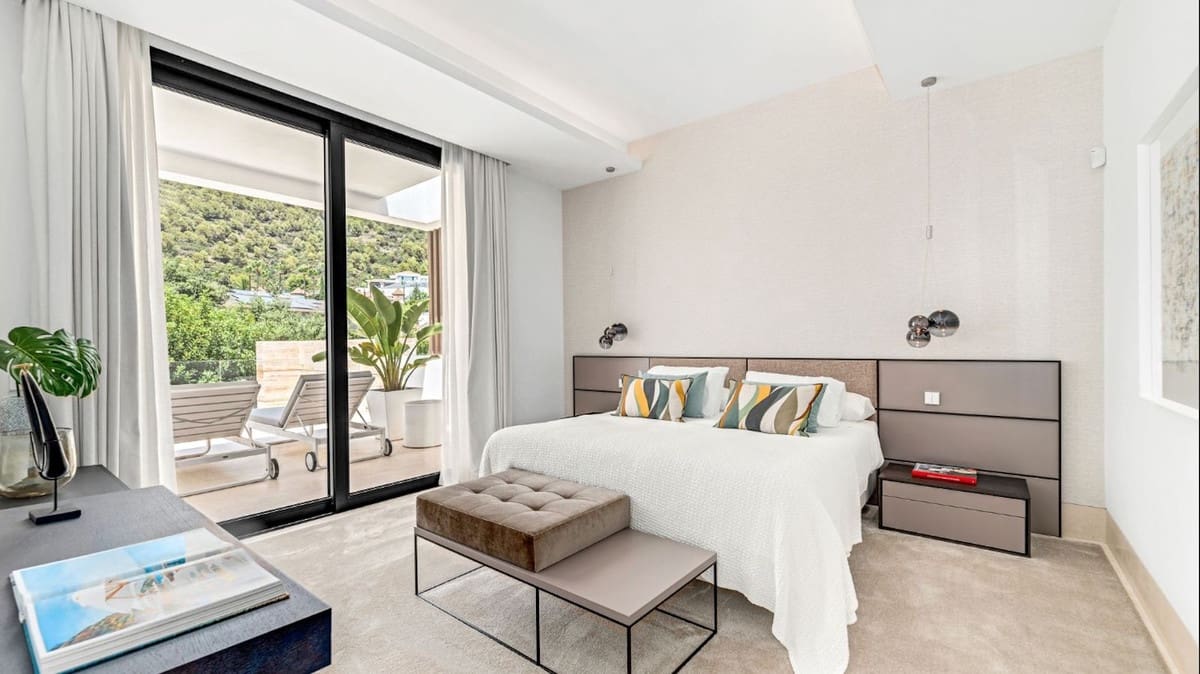 9 sypialnia Willa na sprzedaż w Golden Mile z basenem garażem - 16 900 000 € (Ref: 8529594)