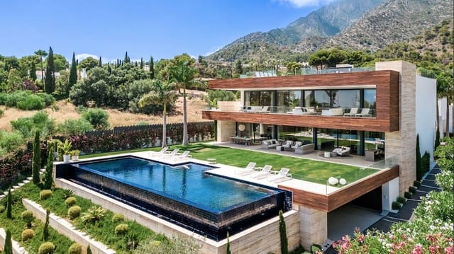 9 quarto Moradia para venda em Sierra Blanca, Marbella com piscina garagem - 16 900 000 € (Ref: 8529594)
