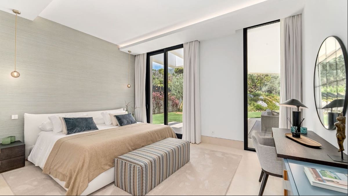 9 sypialnia Willa na sprzedaż w Golden Mile z basenem garażem - 16 900 000 € (Ref: 8529594)