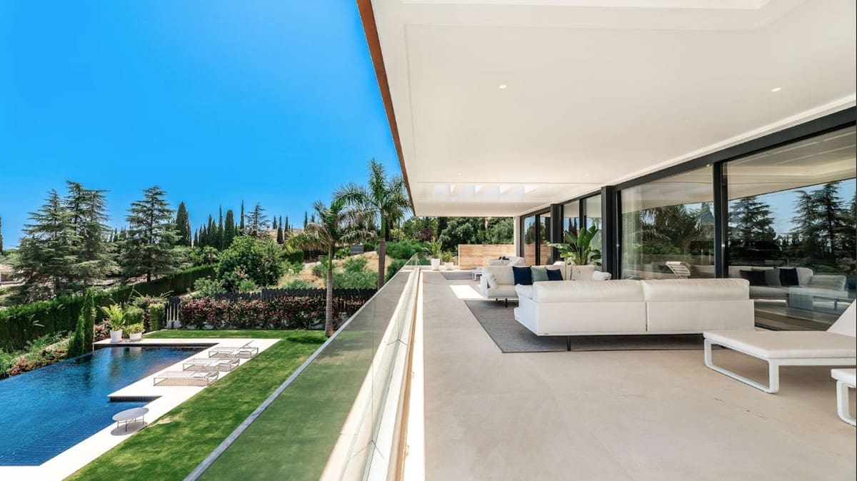 9 sypialnia Willa na sprzedaż w Golden Mile z basenem garażem - 16 900 000 € (Ref: 8529594)