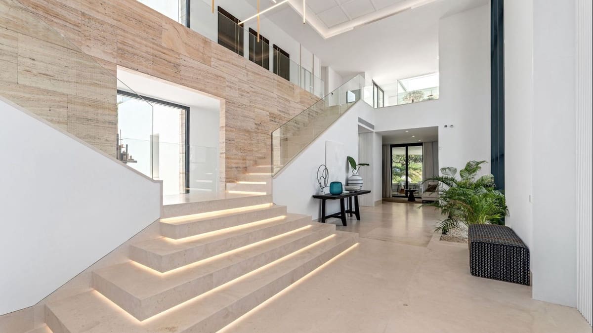 9 sypialnia Willa na sprzedaż w Golden Mile z basenem garażem - 16 900 000 € (Ref: 8529594)