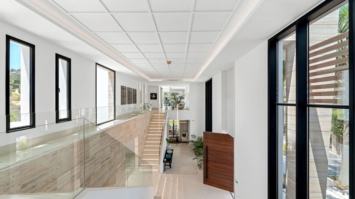 9 sypialnia Willa na sprzedaż w Golden Mile z basenem garażem - 16 900 000 € (Ref: 8529594)