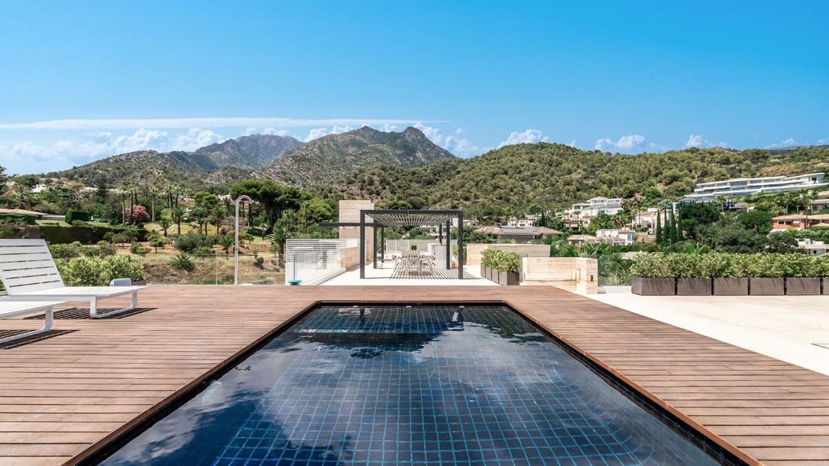 9 sypialnia Willa na sprzedaż w Golden Mile z basenem garażem - 16 900 000 € (Ref: 8529594)