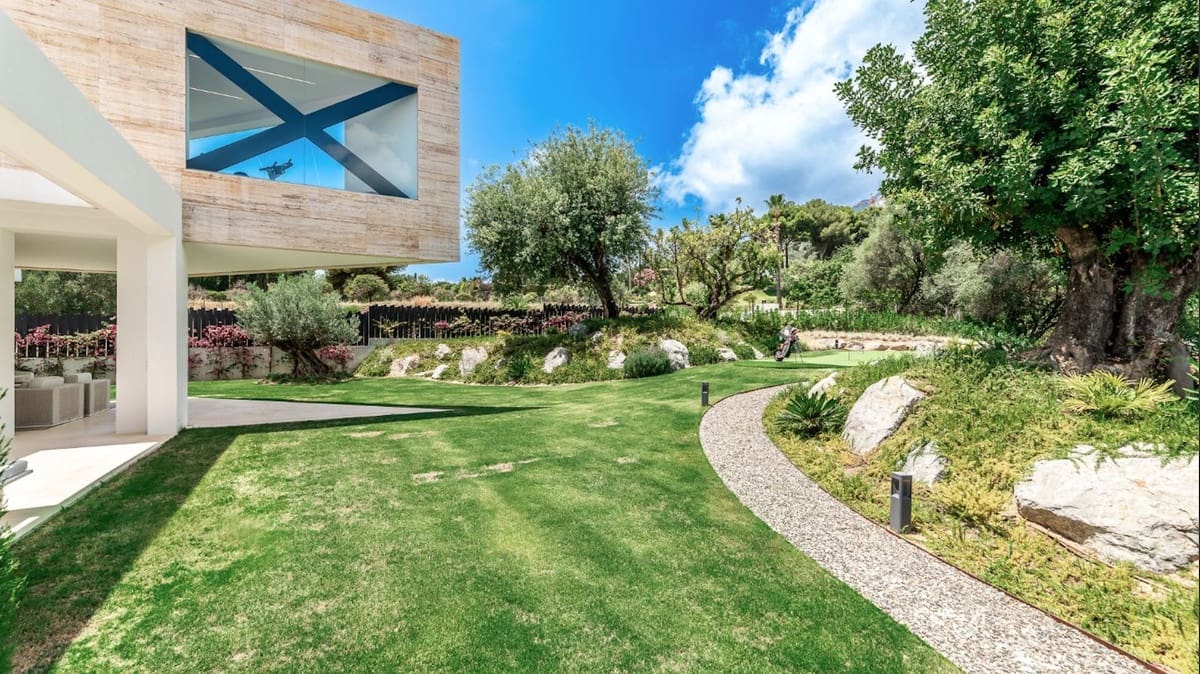 9 sypialnia Willa na sprzedaż w Golden Mile z basenem garażem - 16 900 000 € (Ref: 8529594)