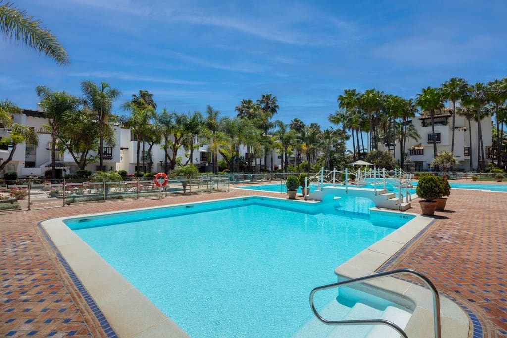 4 soveværelse Studio til salg i Marbella med swimmingpool - € 11.900.000 (Ref: 8529595)