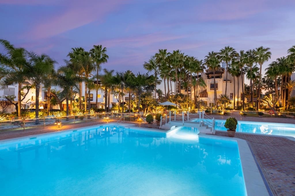 4 soveværelse Studio til salg i Marbella med swimmingpool - € 11.900.000 (Ref: 8529595)