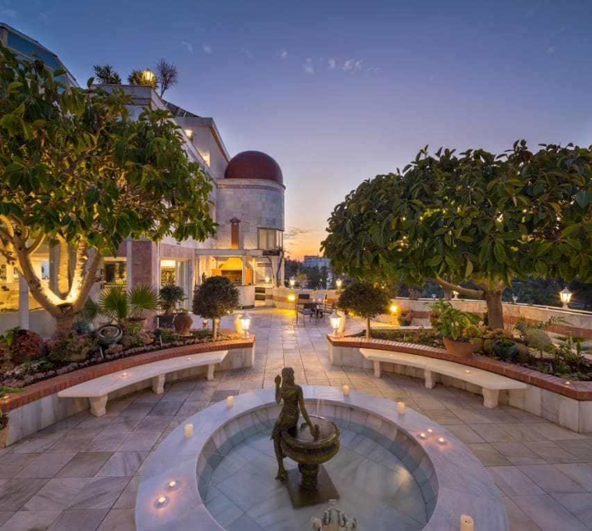 8 soveværelse Penthouse til salg i Puerto Banus med swimmingpool garage - € 24.000.000 (Ref: 8529596)