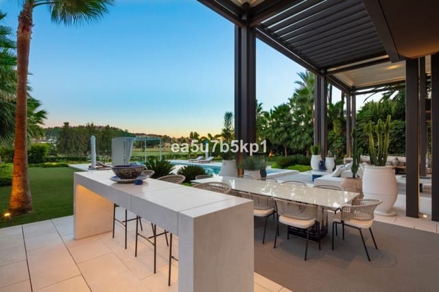 6 sovrum Villa till salu i Las Brisas, Marbella med pool garage - 13 500 000 € (Ref: 8529597)