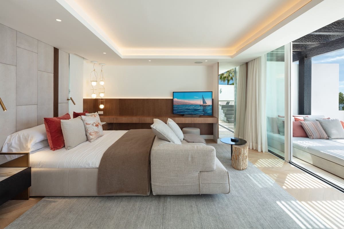 4 soveværelse Penthouse til salg i Golden Mile med swimmingpool - € 11.900.000 (Ref: 8529600)