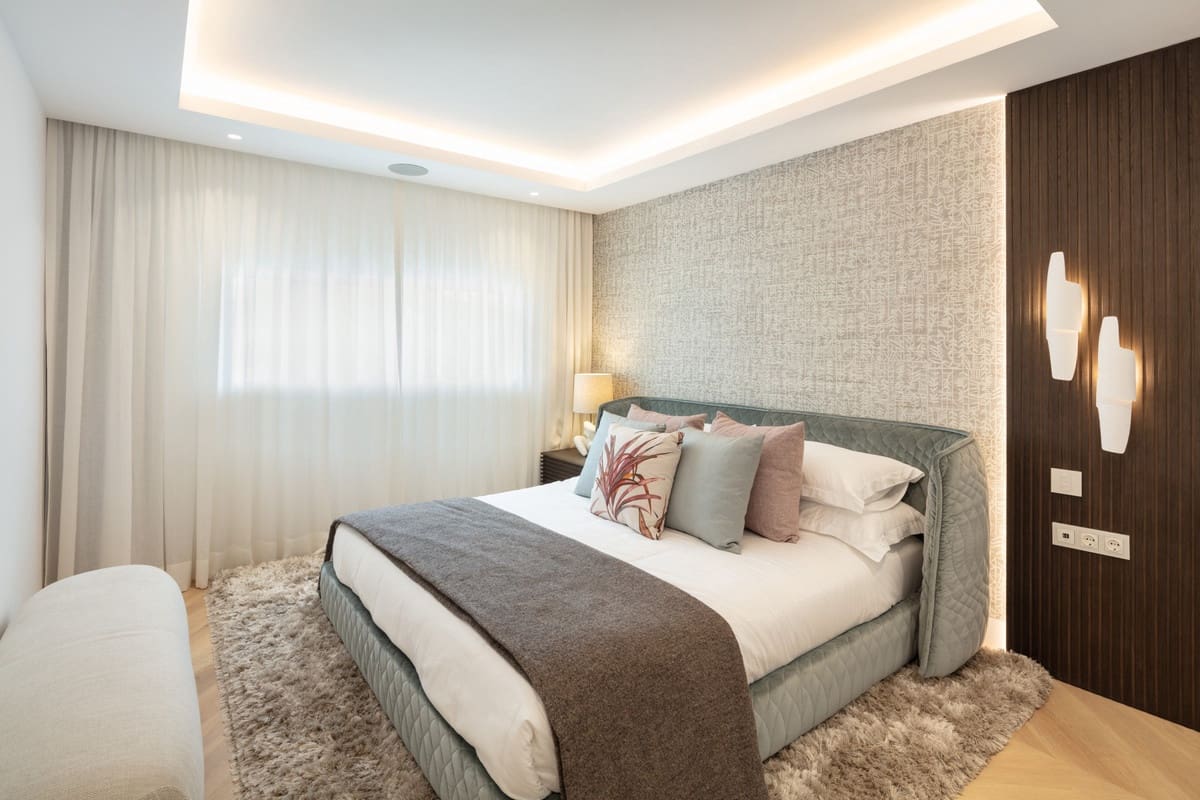 4 soveværelse Penthouse til salg i Golden Mile med swimmingpool - € 11.900.000 (Ref: 8529600)