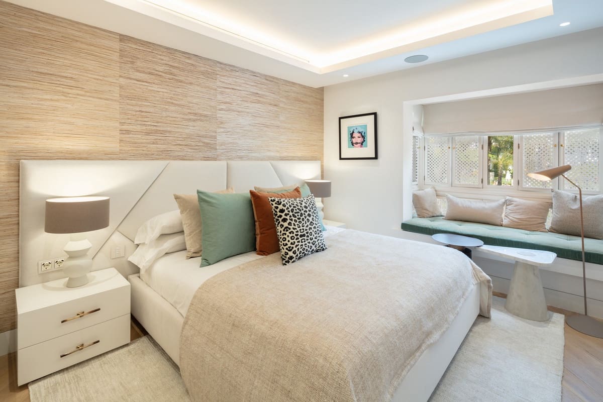 4 soveværelse Penthouse til salg i Golden Mile med swimmingpool - € 11.900.000 (Ref: 8529600)