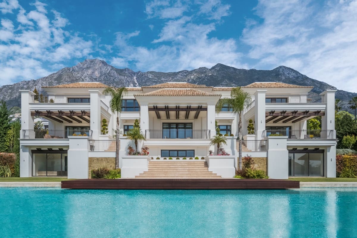 7 chambre Villa/Maison à vendre à Golden Mile avec piscine - 16 300 000 € (Ref: 8529606)