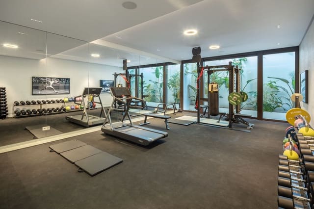 6 quarto Moradia para venda em Las Brisas, Marbella - 13 500 000 € (Ref: 8529615)