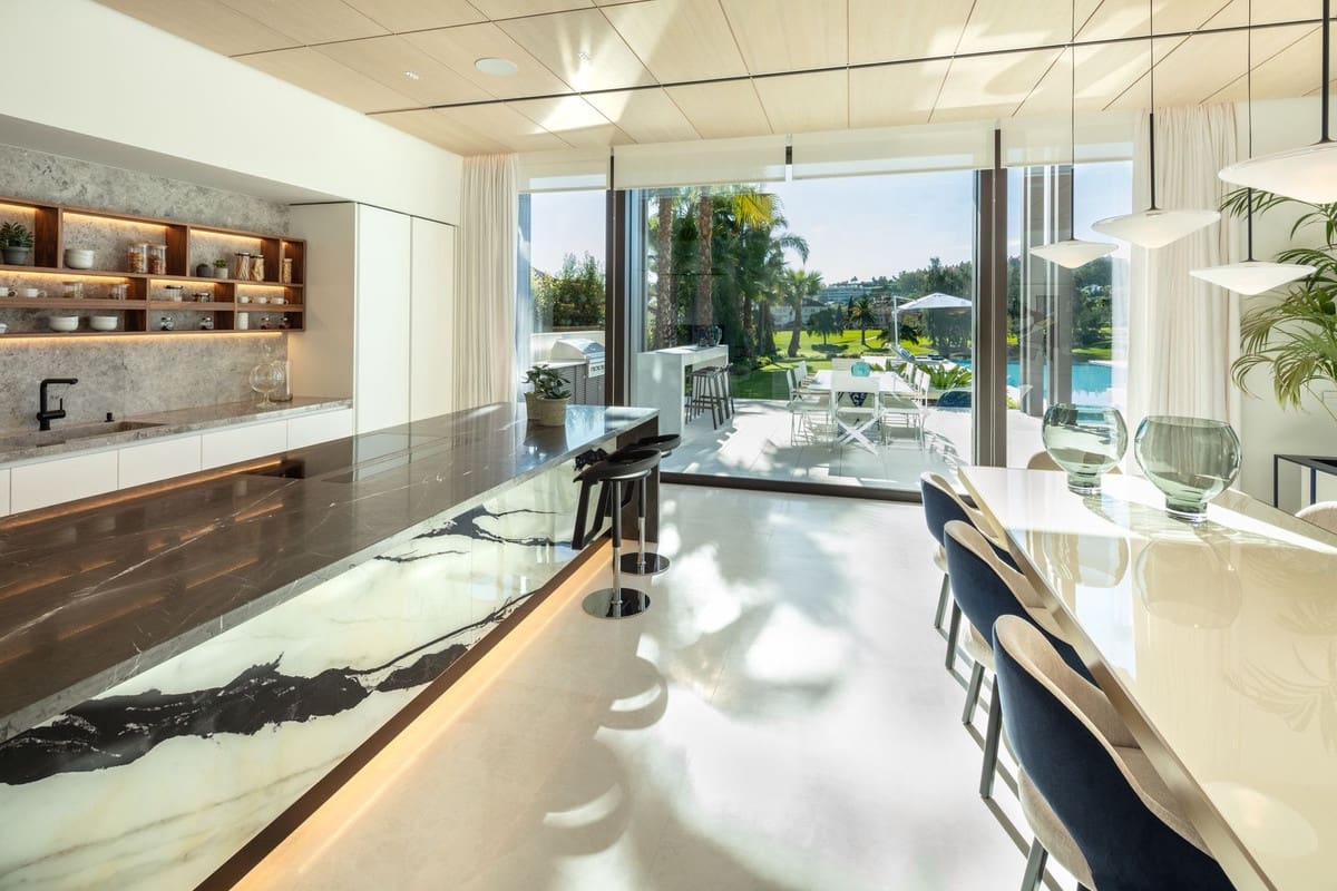 6 quarto Moradia para venda em Nueva Andalucia - 13 500 000 € (Ref: 8529615)