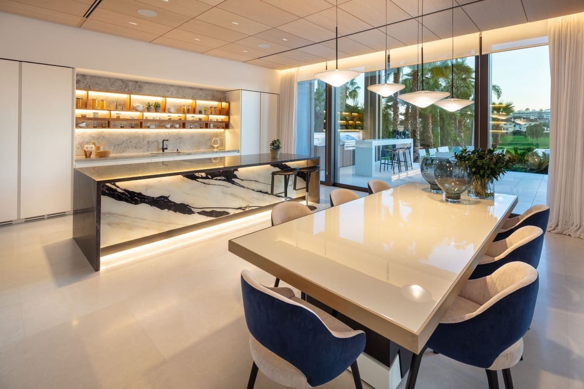 6 quarto Moradia para venda em Nueva Andalucia - 13 500 000 € (Ref: 8529615)