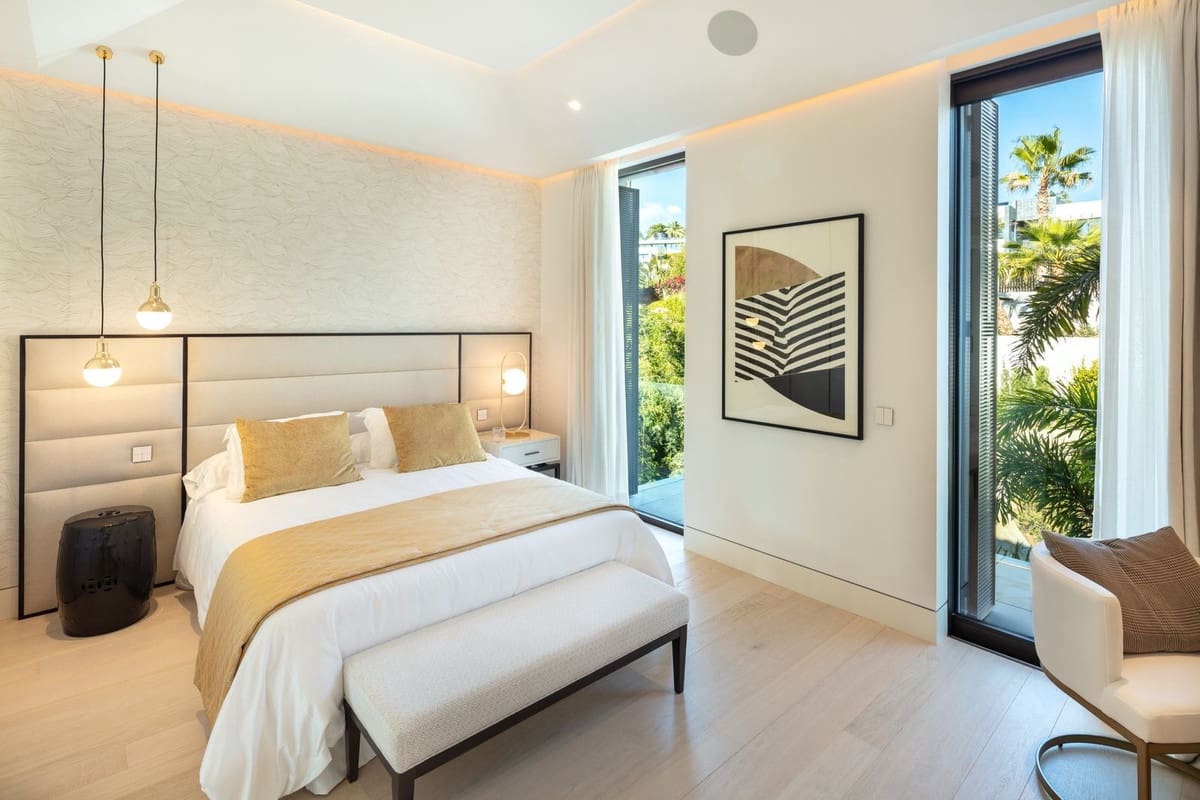 6 quarto Moradia para venda em Nueva Andalucia - 13 500 000 € (Ref: 8529615)