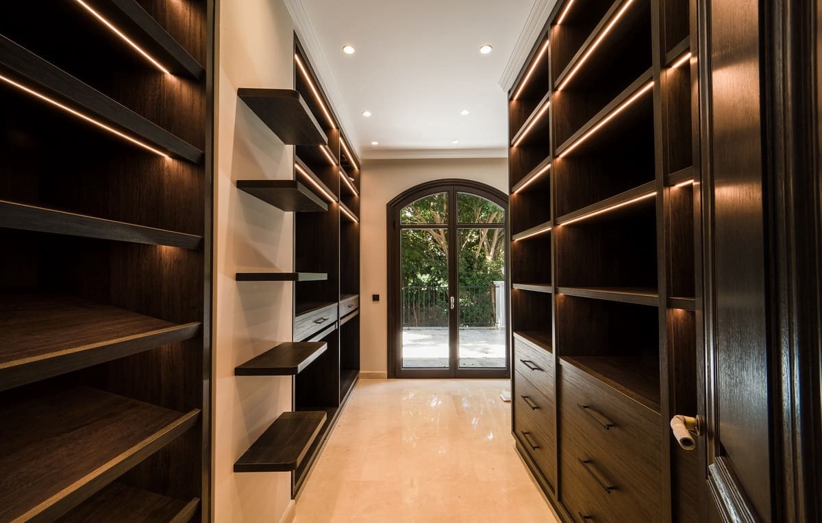 6 makuuhuone Huvila myytävänä paikassa Golden Mile mukana uima-altaan - 29 000 000 € (Ref: 8529617)