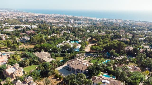 6 bedroom Villa for sale in Sierra Blanca, Marbella with pool - € 29,000,000 (Ref: 8529617)