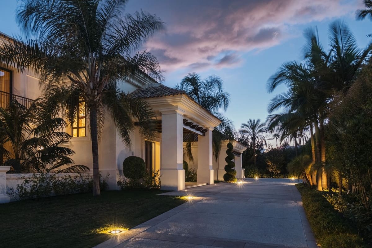 7 soveværelse Villa til salg i Golden Mile med swimmingpool garage - € 16.300.000 (Ref: 8529619)