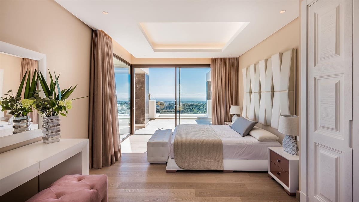 9 sypialnia Willa na sprzedaż w Los Arqueros z basenem garażem - 11 500 000 € (Ref: 8529621)