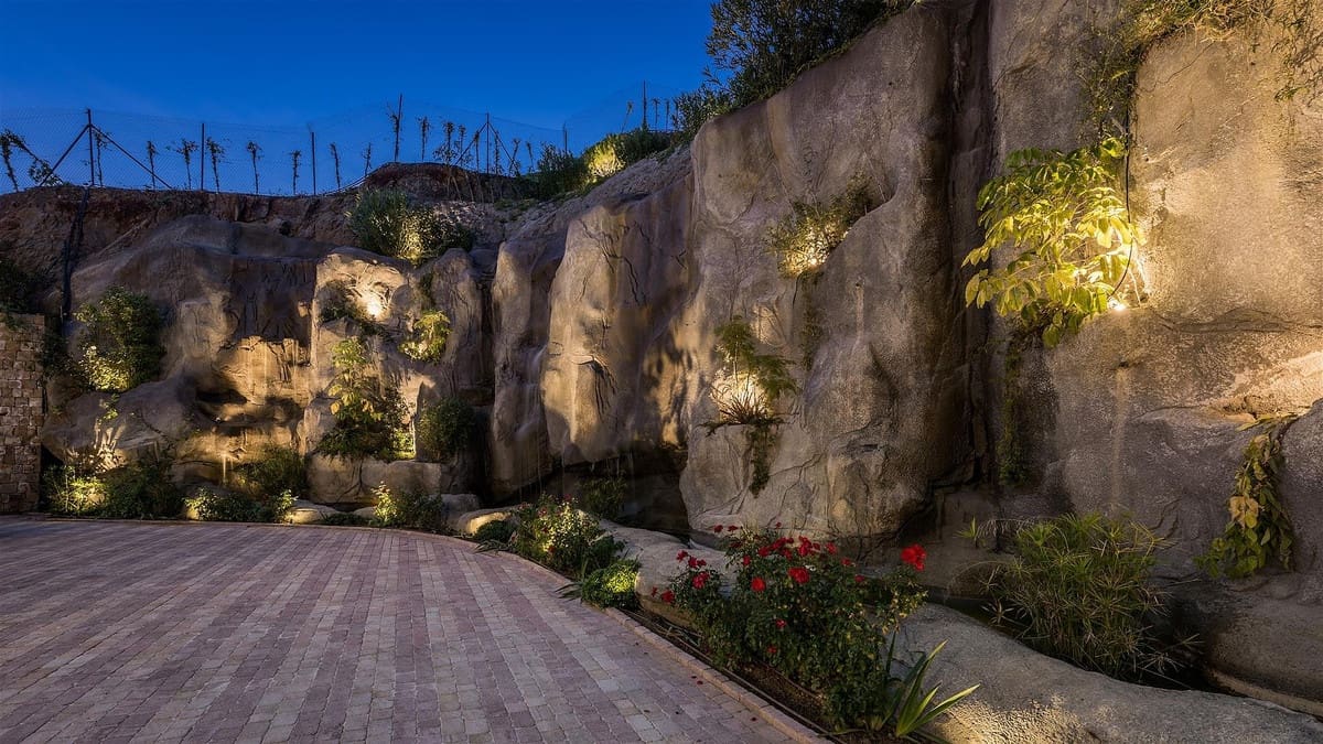 9 sypialnia Willa na sprzedaż w Los Arqueros z basenem garażem - 11 500 000 € (Ref: 8529621)