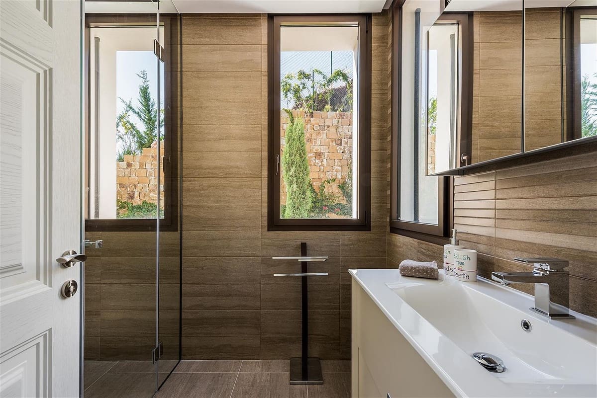 9 sypialnia Willa na sprzedaż w Los Arqueros z basenem garażem - 11 500 000 € (Ref: 8529621)