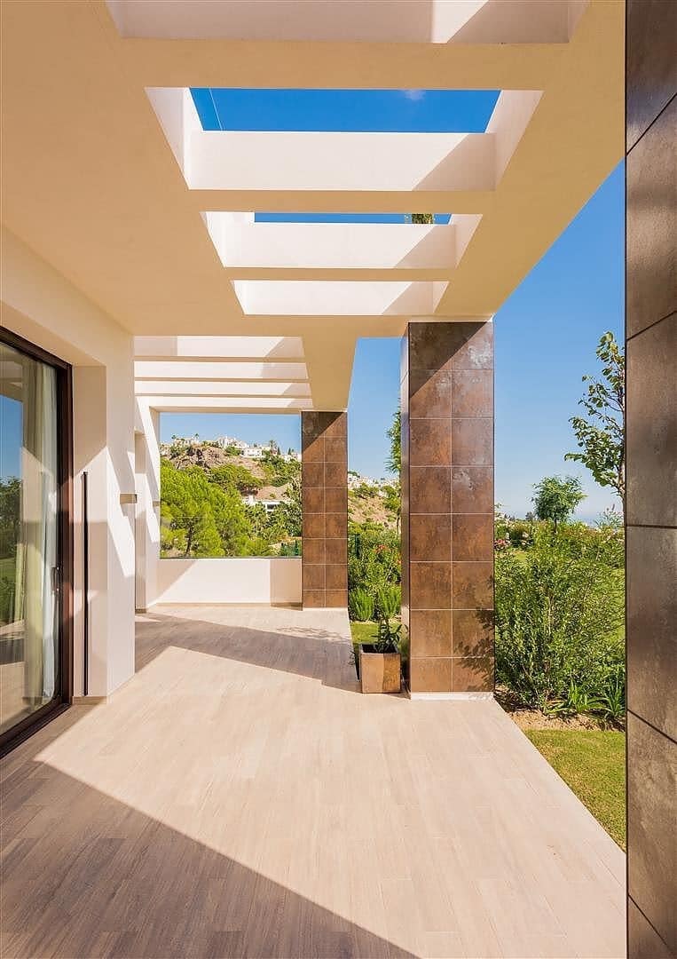 9 sypialnia Willa na sprzedaż w Los Arqueros z basenem garażem - 11 500 000 € (Ref: 8529621)