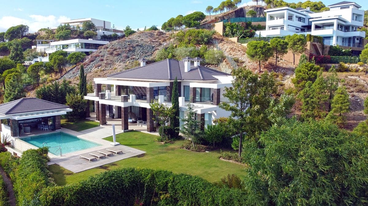 9 sypialnia Willa na sprzedaż w Los Arqueros z basenem garażem - 11 500 000 € (Ref: 8529621)