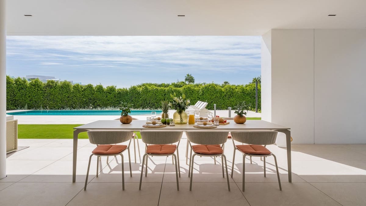 5 soverom Villa til salgs i Golden Mile med svømmebasseng garasje - € 15 800 000 (Ref: 8529624)