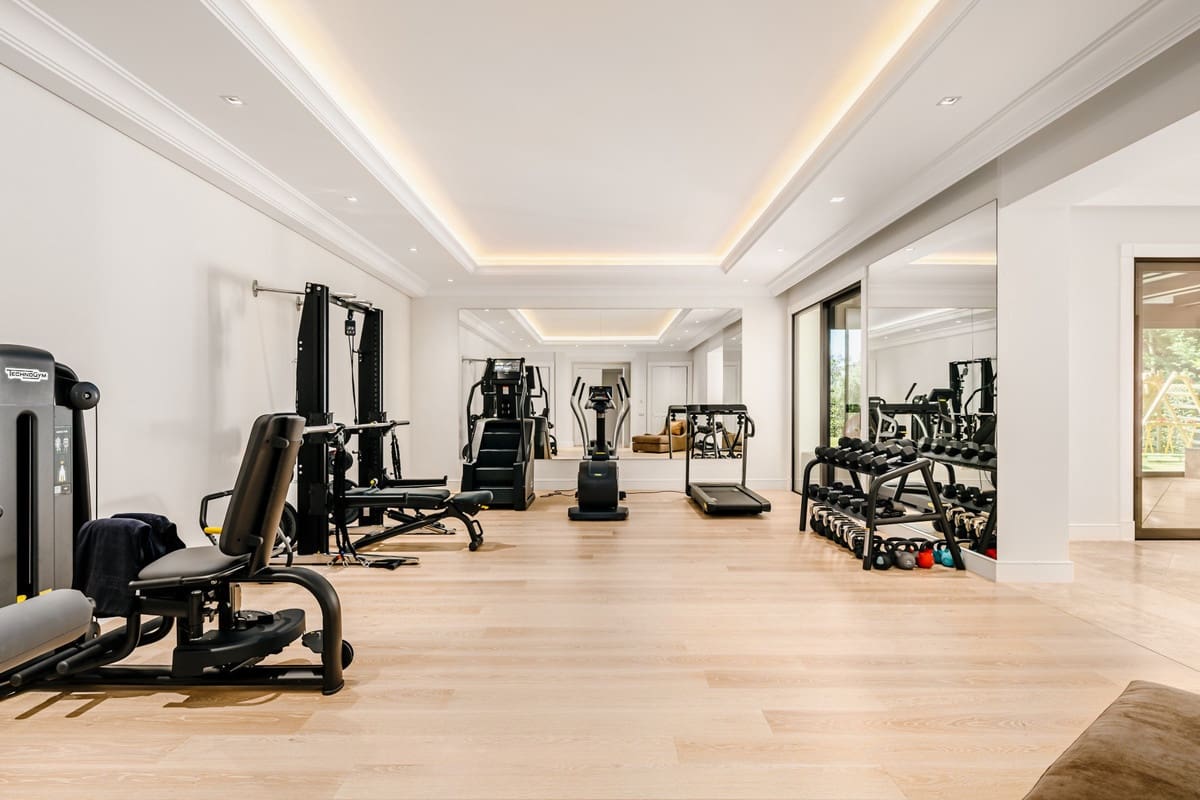 7 chambre Villa/Maison à vendre à Golden Mile avec piscine - 16 300 000 € (Ref: 8529625)