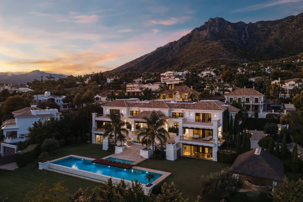 7 chambre Villa/Maison à vendre à Golden Mile avec piscine - 16 300 000 € (Ref: 8529625)