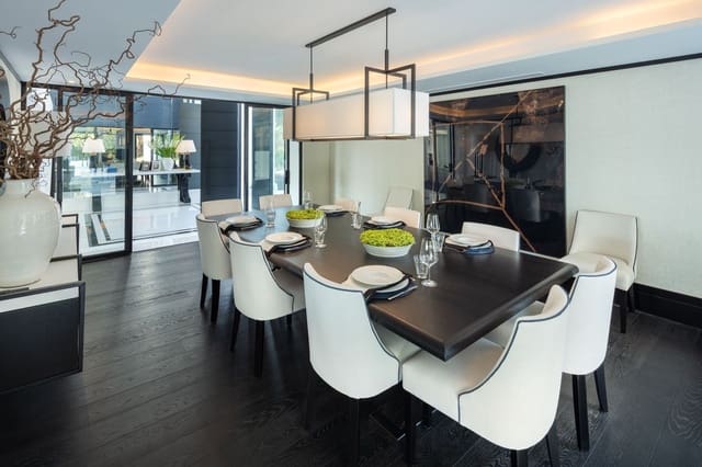 5 soverom Villa til salgs i Las Brisas, Marbella med svømmebasseng garasje - € 10 500 000 (Ref: 8529626)