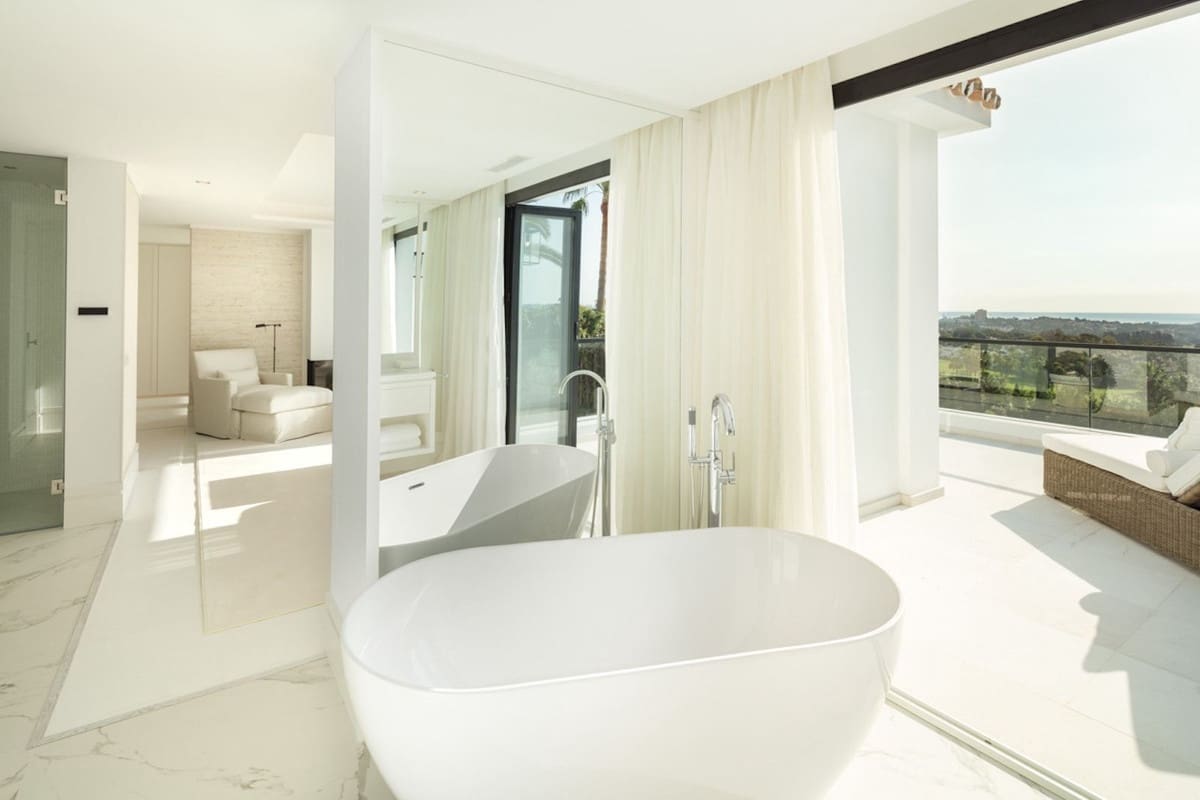 5 soveværelse Villa til salg i Nueva Andalucia med swimmingpool garage - € 10.500.000 (Ref: 8529627)