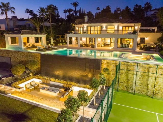 5 soveværelse Villa til salg i Las Brisas, Marbella med swimmingpool garage - € 10.500.000 (Ref: 8529627)