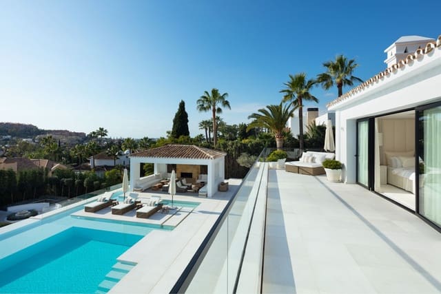 5 soveværelse Villa til salg i Las Brisas, Marbella med swimmingpool garage - € 10.500.000 (Ref: 8529627)