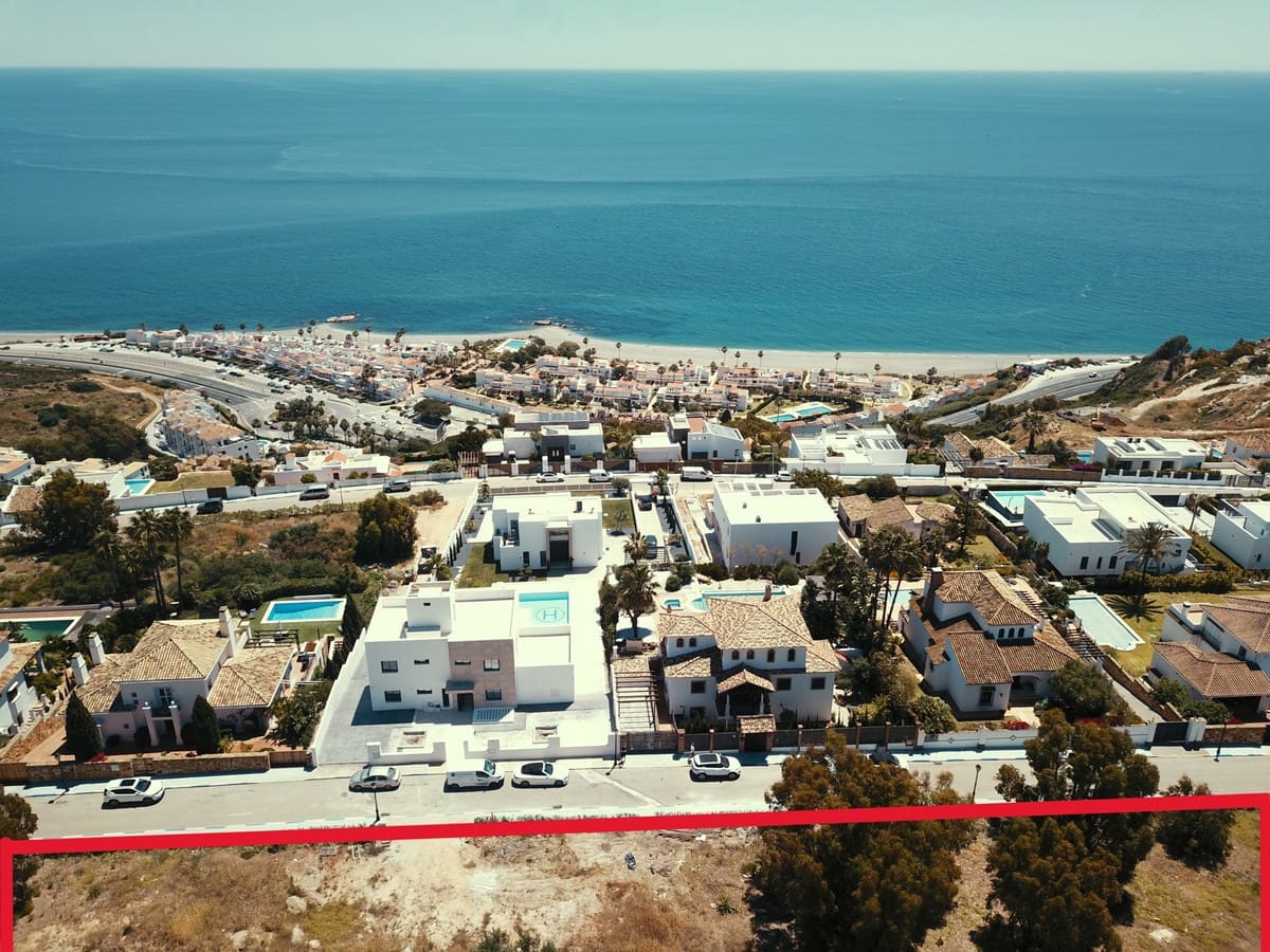 4 sypialnia Willa na sprzedaż w Manilva z basenem garażem - 1 350 000 € (Ref: 8531718)