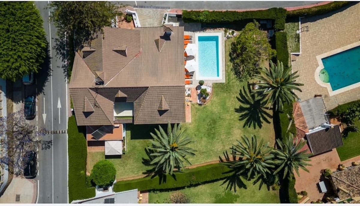 7 makuuhuone Huvila myytävänä paikassa Marbella mukana uima-altaan - 4 000 000 € (Ref: 8550754)