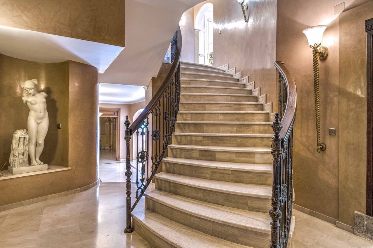 6 bedroom Villa for sale in Golden Mile with pool garage - € 12,500,000 (Ref: 8550764)