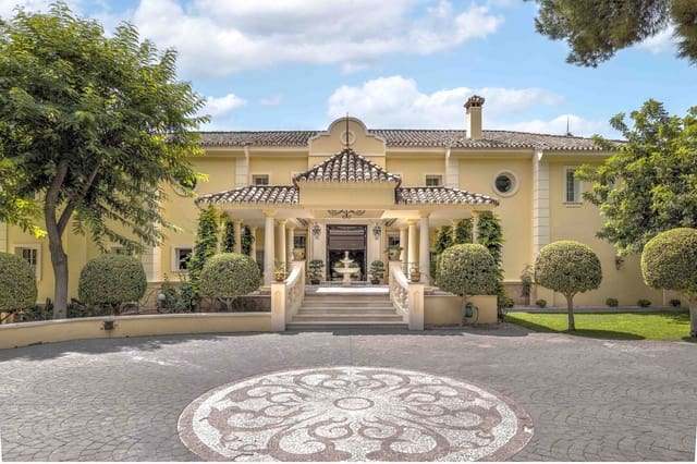 6 bedroom Villa for sale in Sierra Blanca, Marbella with pool garage - € 12,500,000 (Ref: 8550764)