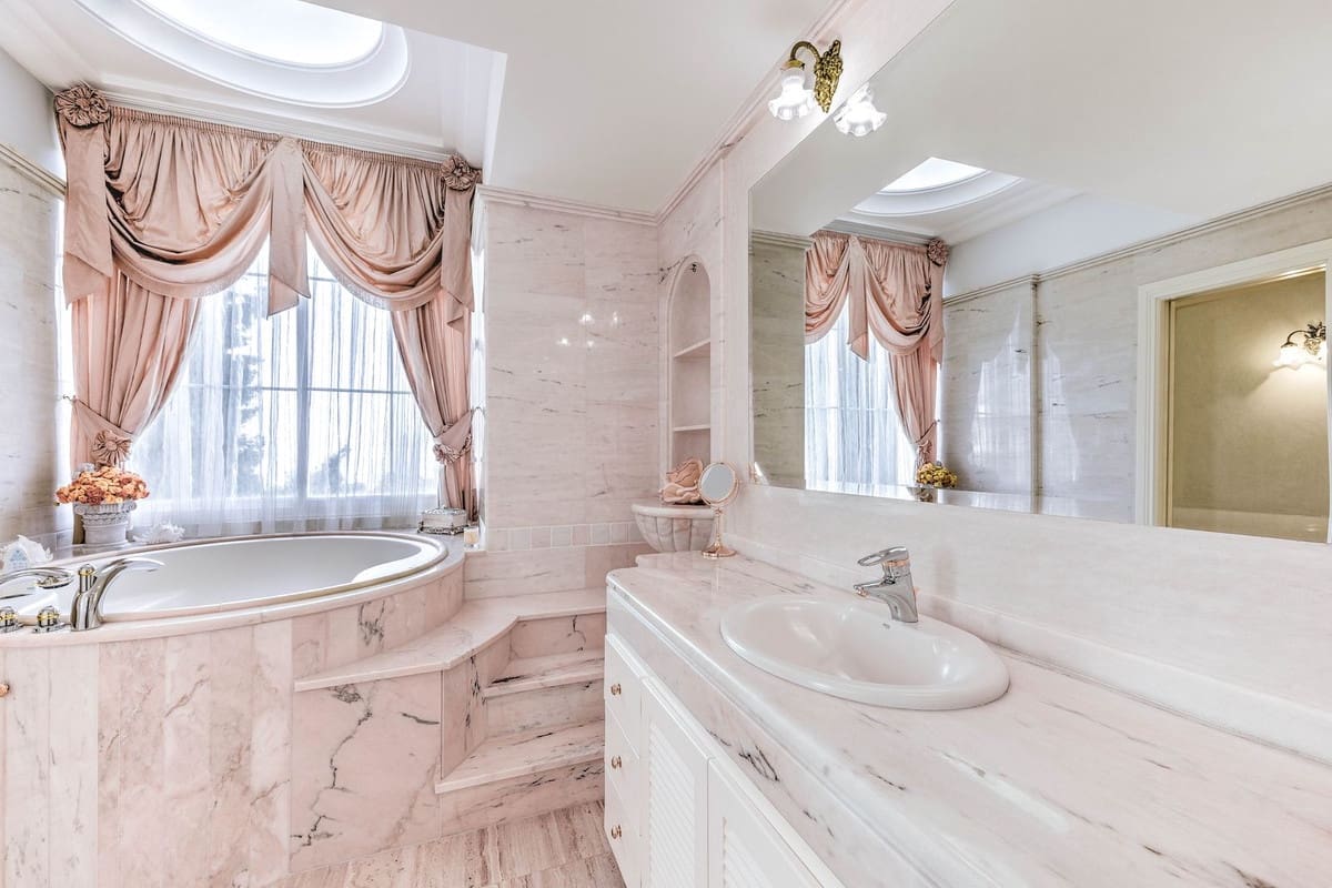 6 bedroom Villa for sale in Golden Mile with pool garage - € 12,500,000 (Ref: 8550764)