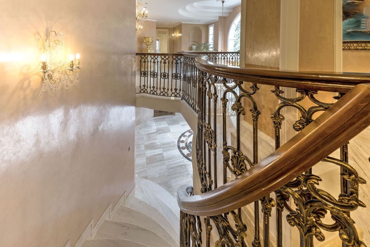 6 bedroom Villa for sale in Golden Mile with pool garage - € 12,500,000 (Ref: 8550764)