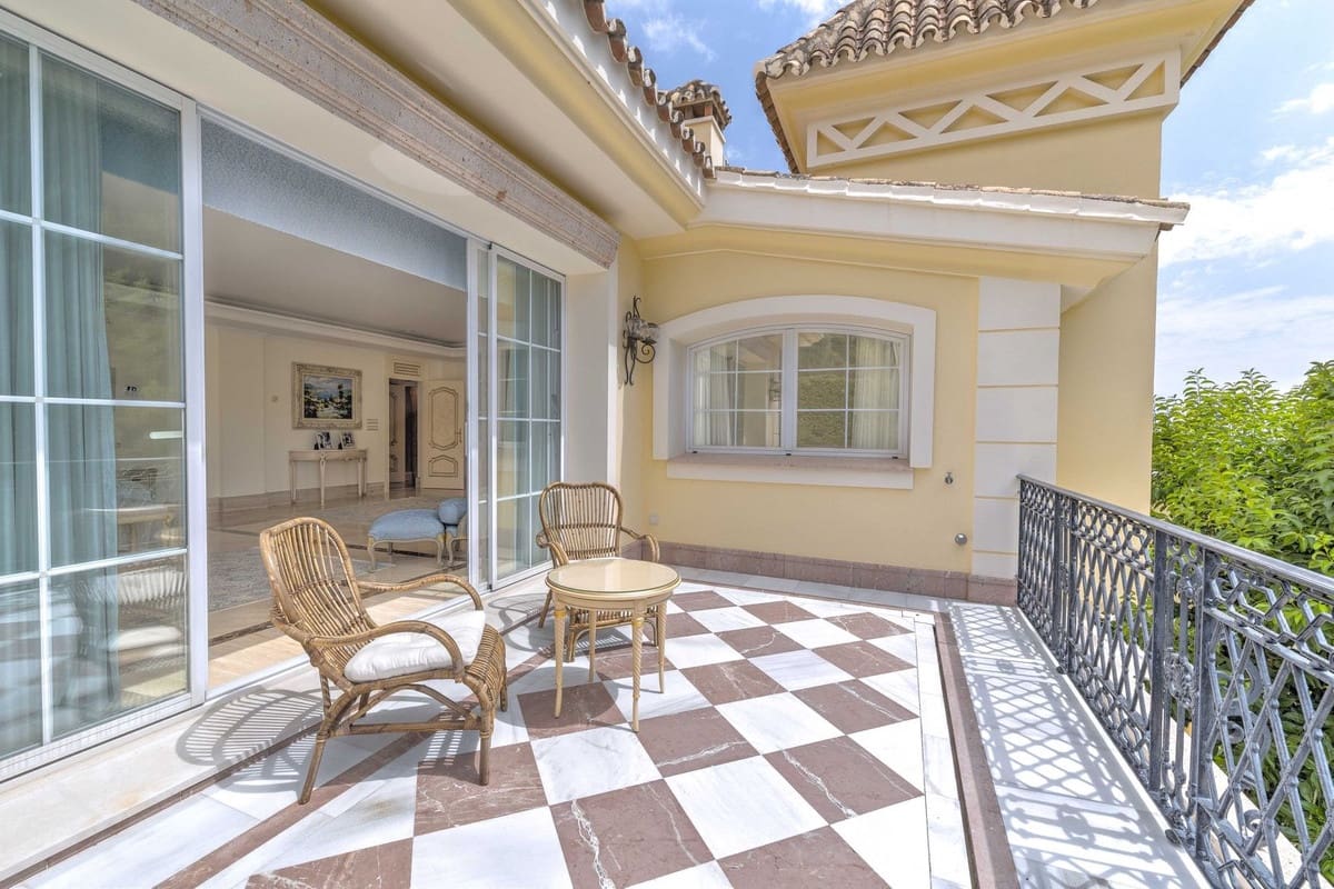 6 bedroom Villa for sale in Golden Mile with pool garage - € 12,500,000 (Ref: 8550764)