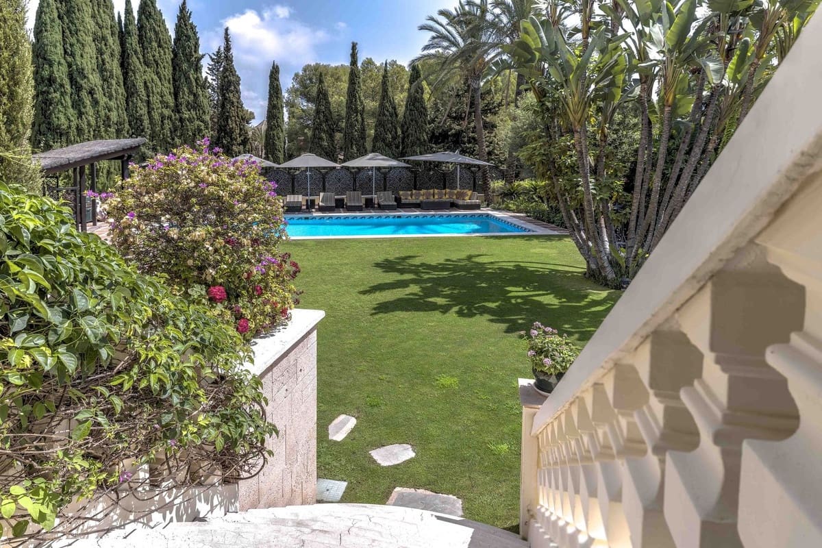 6 bedroom Villa for sale in Golden Mile with pool garage - € 12,500,000 (Ref: 8550764)