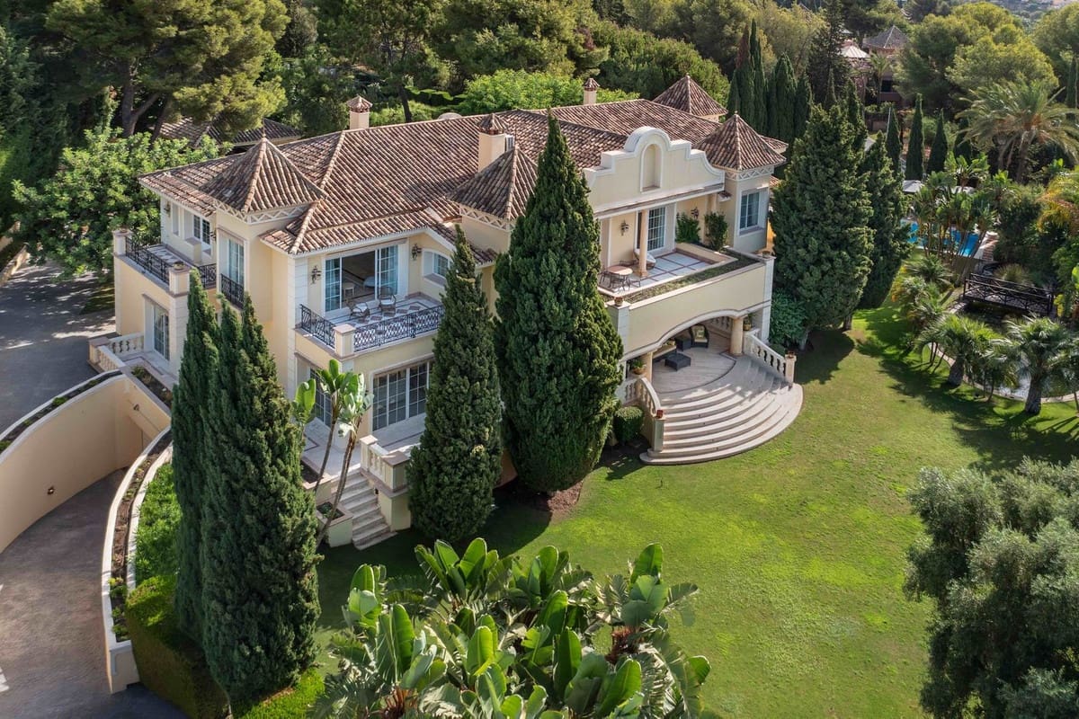 6 bedroom Villa for sale in Golden Mile with pool garage - € 12,500,000 (Ref: 8550764)