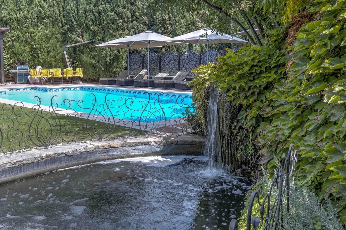 6 bedroom Villa for sale in Golden Mile with pool garage - € 12,500,000 (Ref: 8550764)