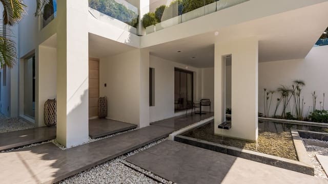 4 slaapkamer Villa te koop in La Carolina - Guadalpín, Marbella met zwembad - € 10.500.000 (Ref: 8550768)