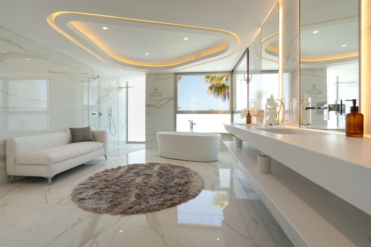 6 sypialnia Willa na sprzedaż w Los Monteros z basenem garażem - 12 500 000 € (Ref: 8550774)